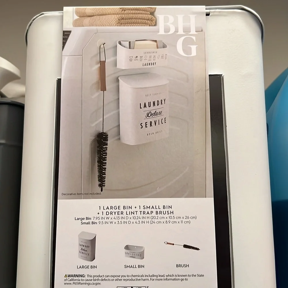 BHG Magnetic Lint Bin Set Large Bin, Small Bin & Dryer Lint Trap Brush NWT - Picture 5 of 6